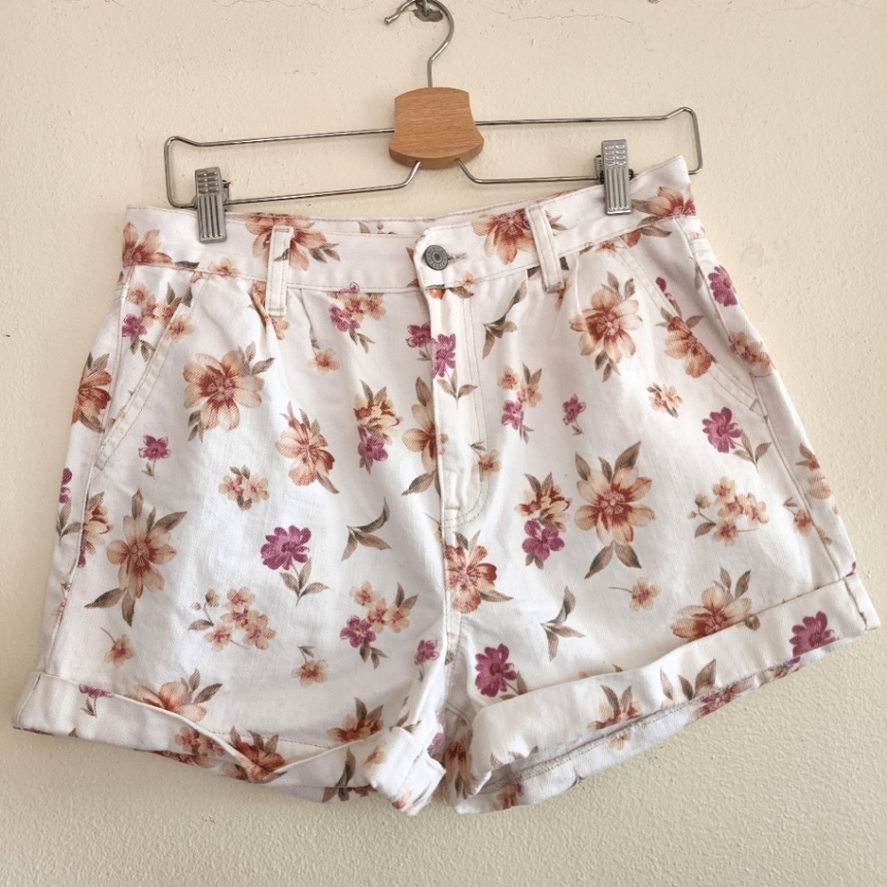 American Eagle Ivory Floral Denim Mom Shorts